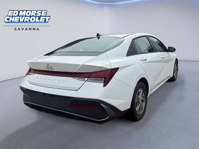 2025 Hyundai Elantra SE